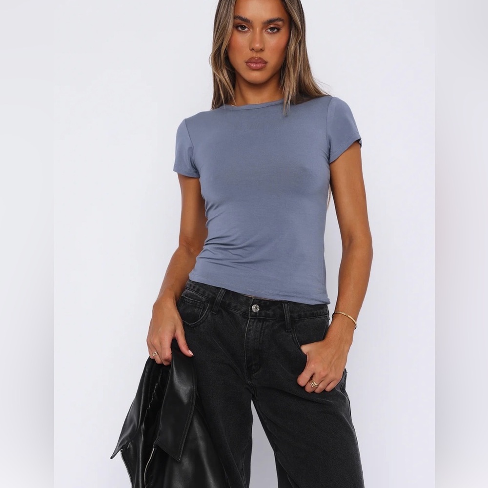 White Fox Boutique Fitted Slate Blue Short Sleeve Tee - Picture 2 of 4